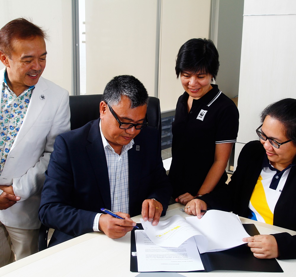 <h1>Royal Caribbean Cruises Partnership</h1>
<p>RCL Manila has recently opened its doors for more collaborations </p>
<p style="text-align: right;"><a href="https://archive.wwf.org.ph/resource-center/story-archives-2017/royal-caribbean-moa-signing/">Read More ></a></p>