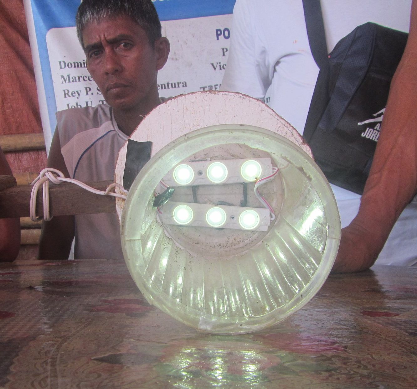 <h1>Bringing Solar Power to Fishermen</h1>
<p>The annual Earth Hour urges the world to switch off the lights for 60 minutes as a symbol of commitment to the conservation of the planet.</p>
<p style="text-align: right;"><a href="https://archive.wwf.org.ph/resource-center/story-archives-2019/solar-power-in-bicol-fishing-communities/" target="_blank">Read More ></a></p>