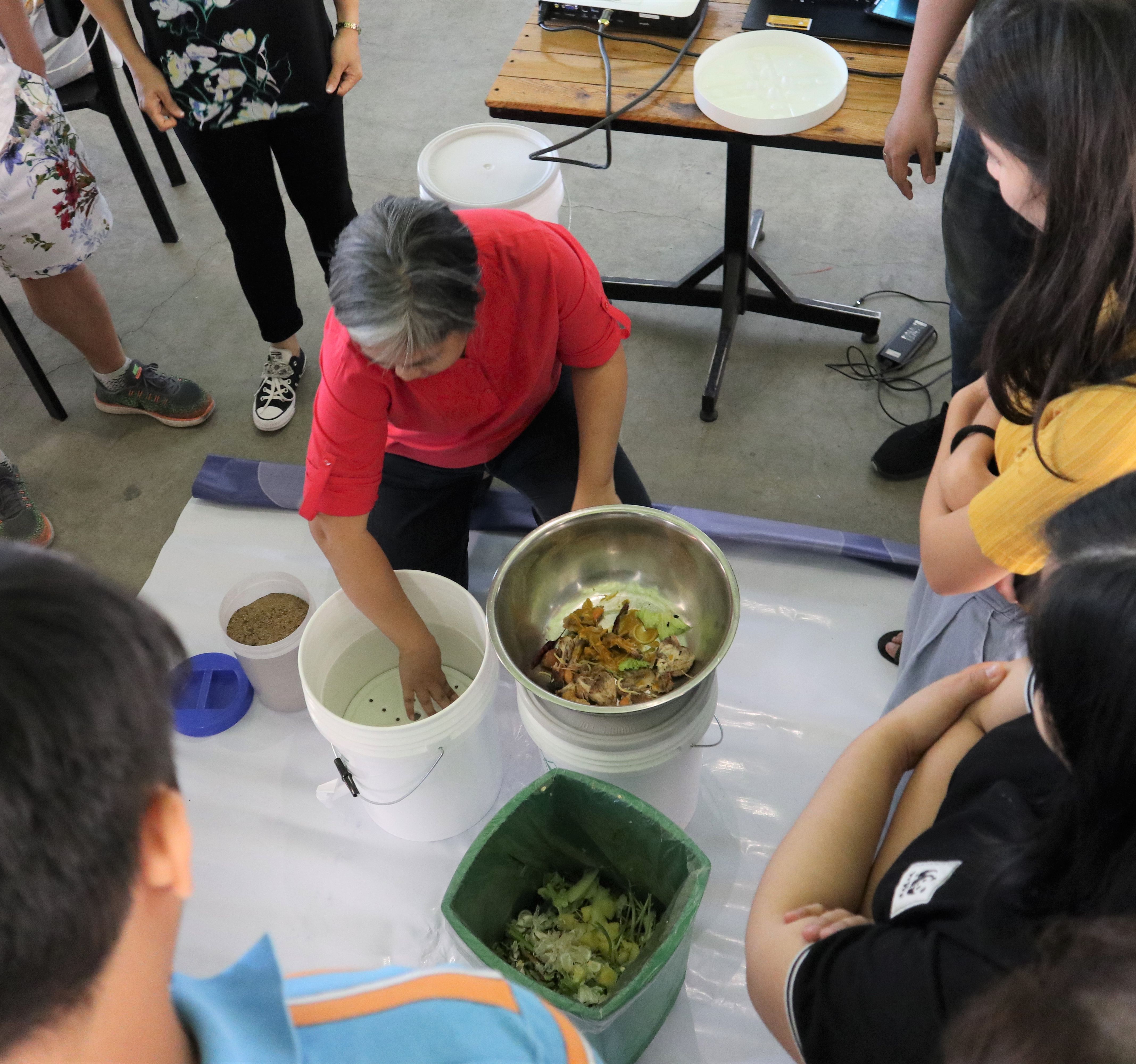 <h1>No Place for Food Waste in Quezon City</h1>
<p>2.4 million Filipino families experienced involuntary hunger at least once in the past three months. Only 1 out of 3 Filipino households are considered food secure.</p>
<p style="text-align: right;"><a href="https://archive.wwf.org.ph/what-we-do/food/thesustainablediner/savour-planet-2019-new-theme/" target="_blank">Read More ></a></p>