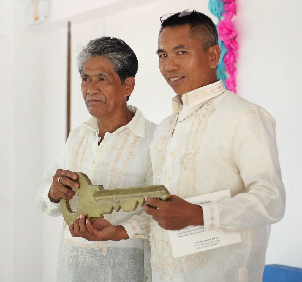 <h1>New Mindoro Regional Fisherfolk Director</h1>
<p>On the 2nd of May, International Tuna Day, the Bureau of Fisheries and Aquatic Resources (BFAR) swore in Bernard A. Mayo as </p>
<p style="text-align: right;"><a href="https://archive.wwf.org.ph/what-we-do/food/stp/mindoro-regional-fisherfolk-director-bernard-mayo/" target="_blank">Read More ></a></p>