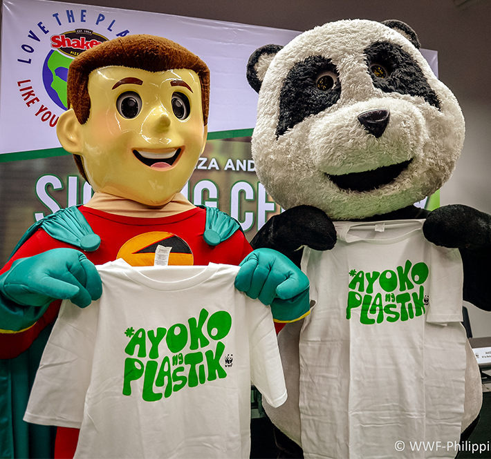 <h1>WWF-Philippines Welcomes Shakey’s Philippines</h1>
<p>The World Wide Fund for Nature (WWF) Philippines strengthens the fight against plastic pollution by partnering with Shakey’s Pizza Asia Venture/p>
<p style="text-align: right;"><a href="https://archive.wwf.org.ph/resource-center/story-archives-2019/wwf-shakeys/" target="_blank">Read More ></a></p>