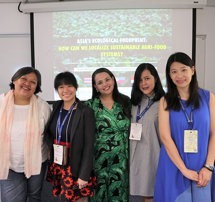 <h1>The Global Research Forum on SCP 2019</h1>
<p>Representatives from The Sustainable Diner: A Key Ingredient for Sustainable Tourism project of the World Wide Fund for Nature (WWF) Philippines./p>
<p style="text-align: right;"><a href="https://archive.wwf.org.ph/resource-center/story-archives-2019/global-research-forum/" target="_blank">Read More ></a></p>