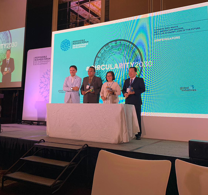 <h1>WWF launches Plastic Smart Cities initiative in South East Asia</h1>
<p>WWF is calling on cities in South East Asia to join Patong (Thailand), Donsol (Philippines) and Phu Quoc (Vietnam)/p>
<p style="text-align: right;"><a href="https://archive.wwf.org.ph/resource-center/story-archives-2019/plasticsmartcities/" target="_blank" rel="noopener noreferrer">Read More ></a></p>