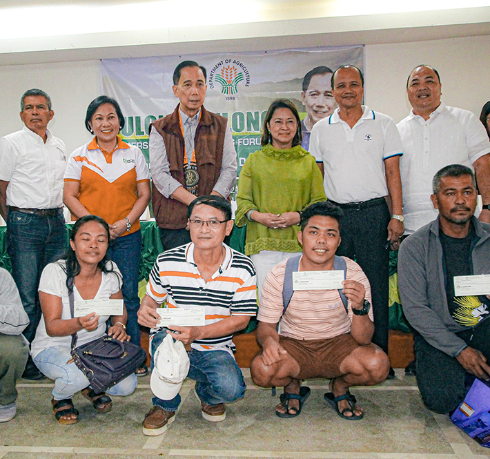 <h1>Farmers and Fisherfolk of Occidental Mindoro Plan for a Prosperous New Year</h1>
<p>Excitement turned toward a prosperous future for the people of Occidental Mindoro./p>
<p style="text-align: right;"><a href="https://archive.wwf.org.ph/resource-center/story-archives-2020/farmers-fisherfolk-occidental-mindoro/" target="_blank" rel="noopener noreferrer">Read More ></a></p>
