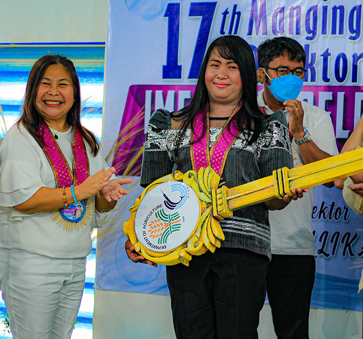 <h1>Women Take the Lead in Mindoro and Bicol</h1>
<p>This World Tuna Day, women are leading the way toward sustainable fisheries.</p>
<p style="text-align: right;"><a href="https://archive.wwf.org.ph/resource-center/story-archives-2022/fisherfolk-directors-2022/" target="_blank" rel="noopener noreferrer">Read More ></a></p>