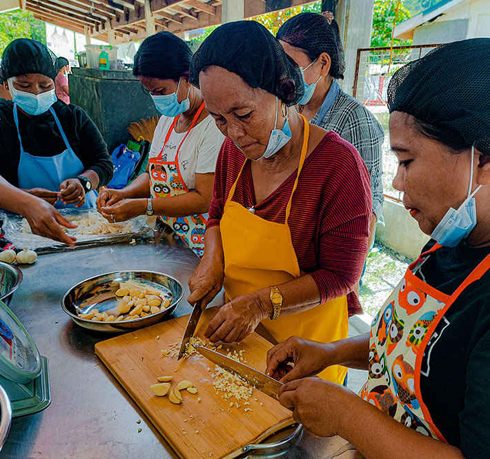 <h1>Mindoro Women Get Livelihood Support</h1>
<p>Throughout the month of April, the World Wide Fund for Nature (WWF) Philippines donated food processing</p>
<p style="text-align: right;"><a href="https://archive.wwf.org.ph/resource-center/story-archives-2022/mindoro-fisher-fundraising/" target="_blank" rel="noopener noreferrer">Read More ></a></p>