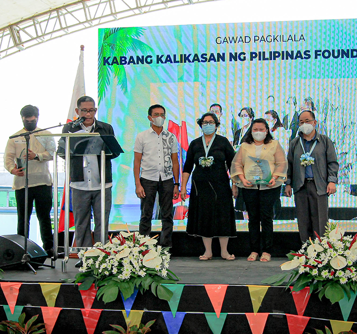 <h1>BFAR Grants WWF-Philippines Gawad Pagkilala 2022 Award</h1>
<p style="text-align: right;"><a href="https://archive.wwf.org.ph/resource-center/story-archives-2022/gawad-pagkilala-2022/" target="_blank" rel="noopener noreferrer">Read More ></a></p>