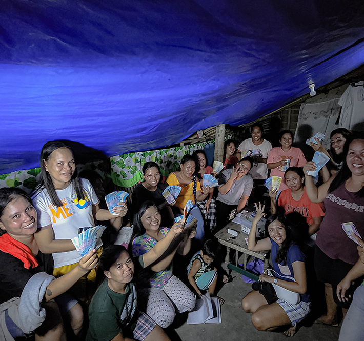 <h1>STP 2 Christmas Cashout</h1>
<p>Bicol and Mindoro - Tuna fishing communities across the Lagonoy Gulf and Mindoro Strait </p>
<p style="text-align: right;"><a href="https://archive.wwf.org.ph/resource-center/story-archives-2022/gslc-christmas-cashout-stp2/" target="_blank" rel="noopener noreferrer">Read More ></a></p>