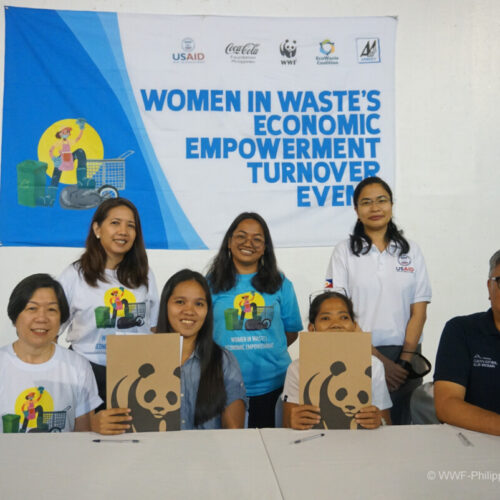 <h1>Ten women waste workers receive grants on International Women’s Month </h1>
<p style="text-align: right;"><a href="https://archive.wwf.org.ph/resource-center/story-archives-2023/ten-women-waste-workers-receive-grants-on-international-womens-month/">Read More ></a></p>