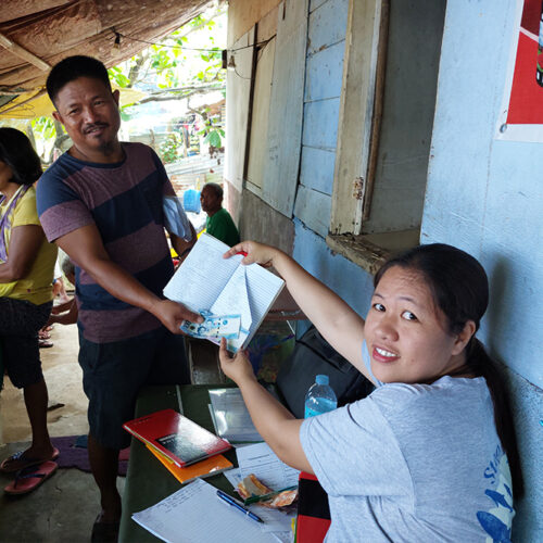 <h1>Fishers reap benefits from new traceability system</h1><p style="text-align: right;"><a href="https://archive.wwf.org.ph/resource-center/story-archives-2022/catch-to-cash-rewarding/">Read More ></a></p>